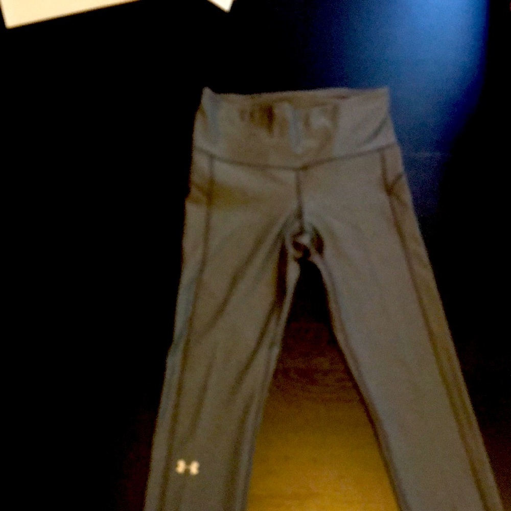 Grey Capri pants small